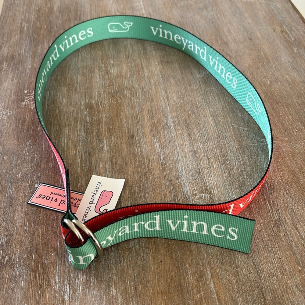Men’s Vineyard Vines Web D-Ring Belt in size large. NWT